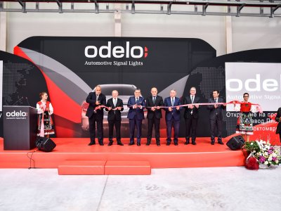 odelo opening ribbon is cut through - F.l.t.r. Boyko Borisov (Prime Minister of Bulgaria), Ahmet Bayraktar (Chairman of the executive board of odelo Group), Dr. Hasan Ulusoy (Ambassador of Turkey in Bulgaria), Tomislav Donchev (Deputy Prime Minister), Fevzi Bayraktar (Member of the Board of odelo Group), Muhammet Yildiz (CEO of odelo Group), Mursel Gulen (COO of odelo Group);